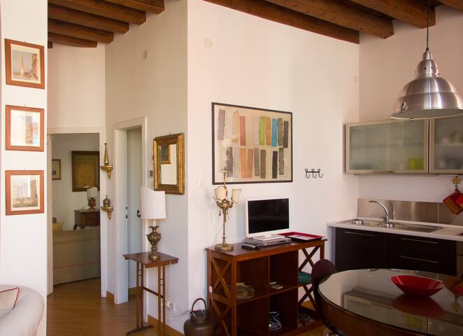 Cosy Apt in the heart of Venice gallery image 5