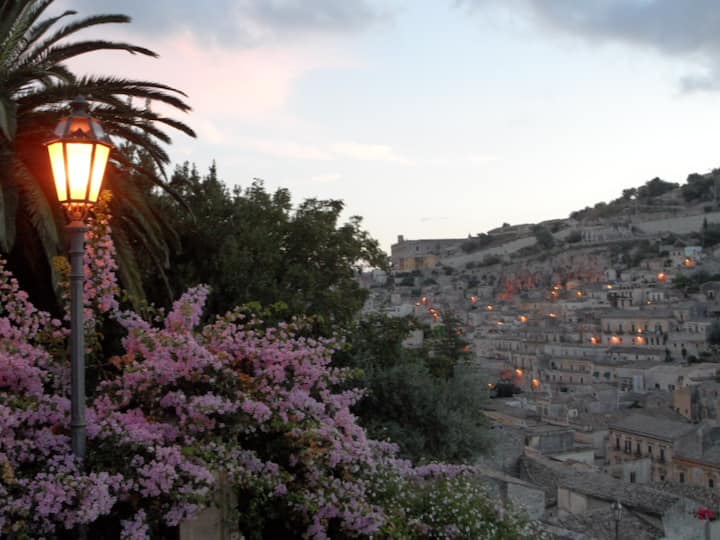 Enchanting Flat In Historic Center - Modica