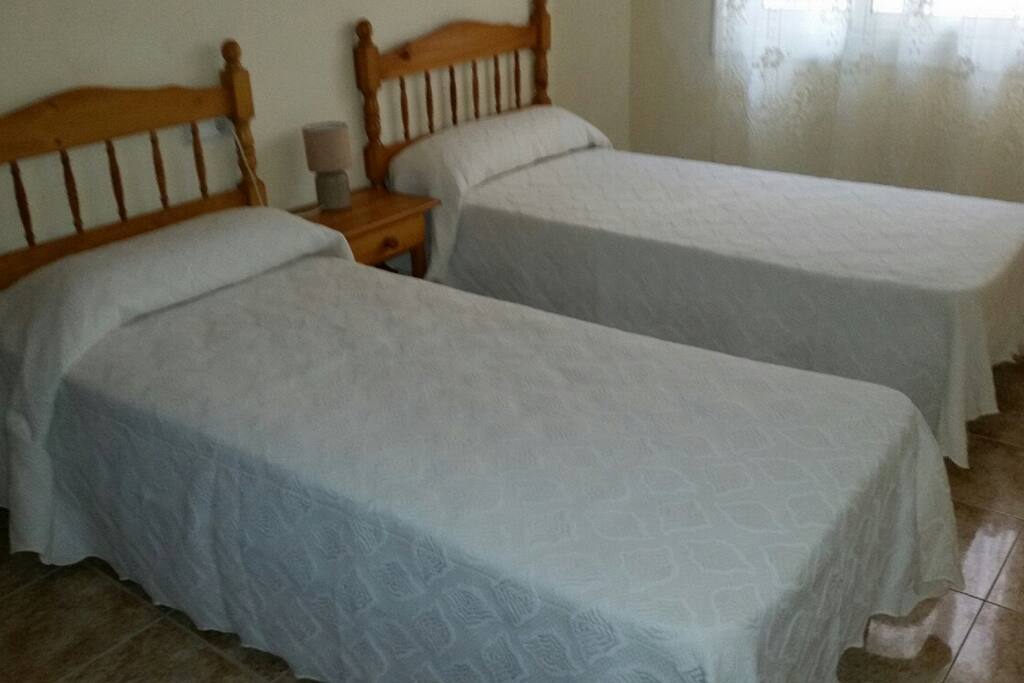 habitación doble con 2 camas individuales