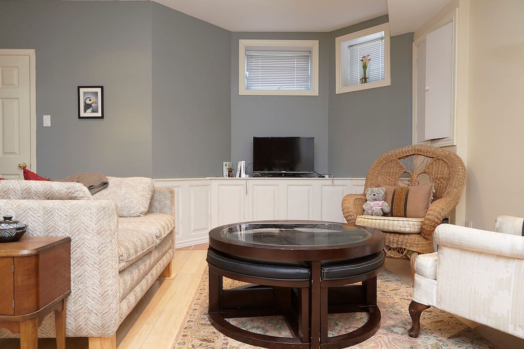 High Park Apt. with parking Apartments for Rent in Toronto, Ontario