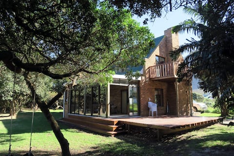 Hidden gem in bush  350m from main beach