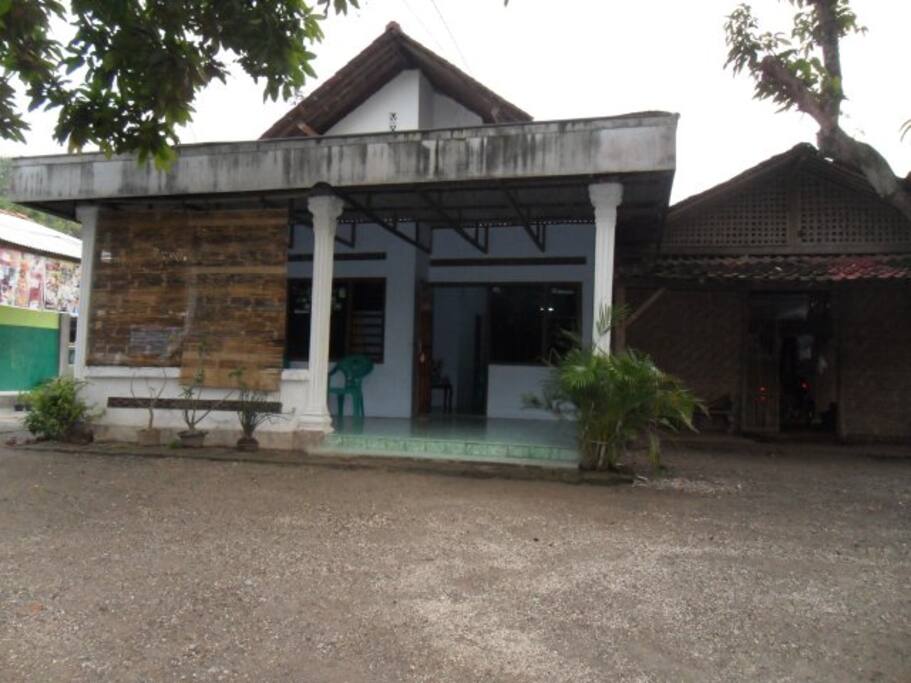 Quiet and comfortable stay Houses for Rent in Kecamatan Ponorogo Quiet and comfortable stay Houses for Rent in Kecamatan Ponorogo