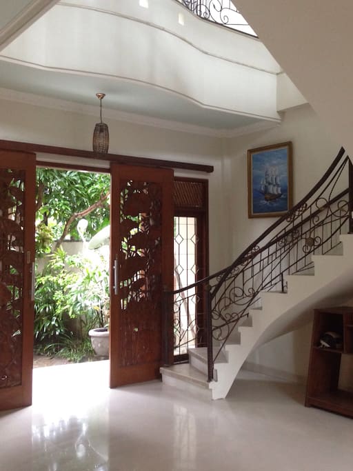 Entrance lobby/hall