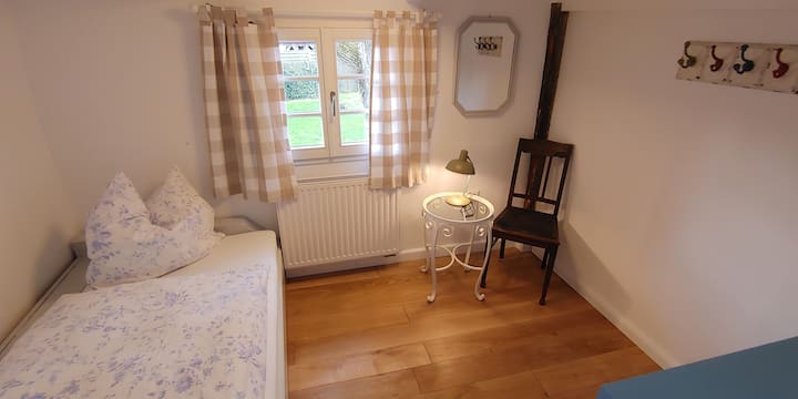 "פריץ ", החדר הזעיר שלנו בקומה הראשונה,  6 מ"ר. ניולי שופץ ב -02/2023. 