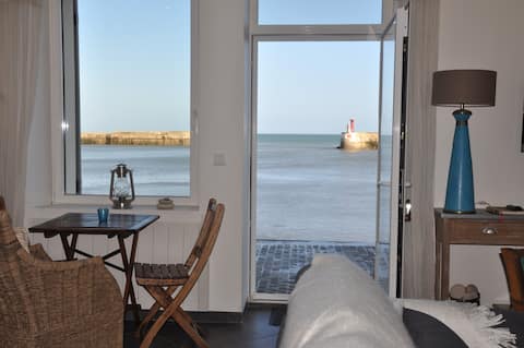 Les Trois Moussaillons*** sea view