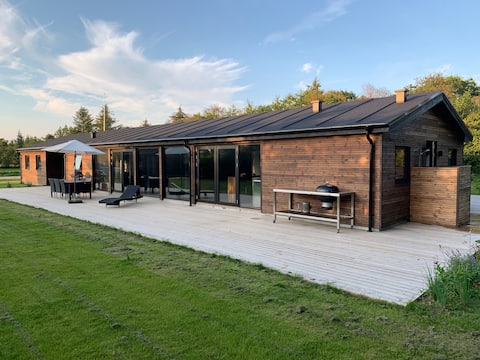 Unique new house, 200m. to a beautiful beach, 5 rooms