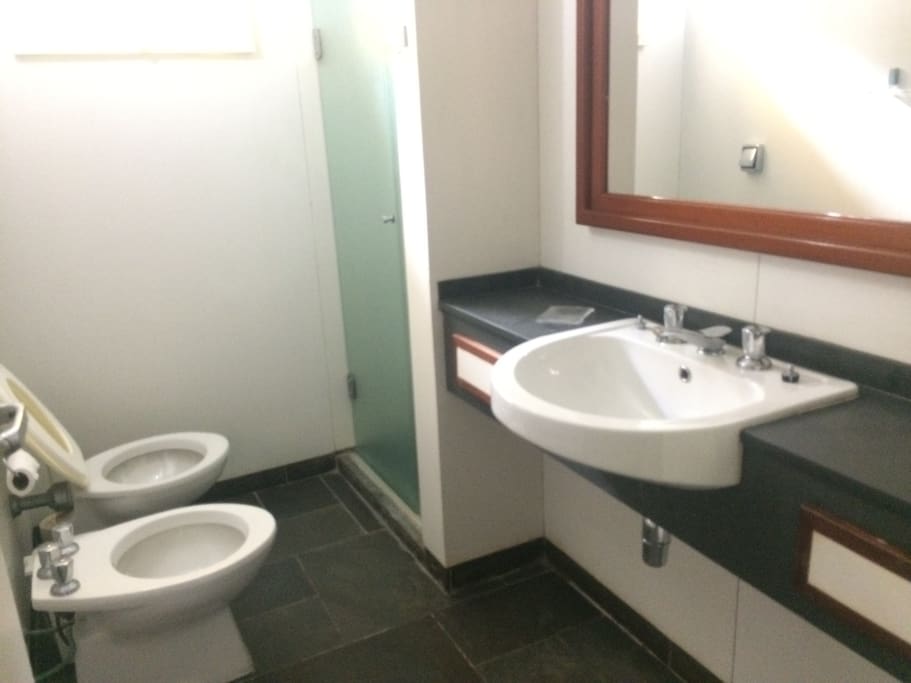 WC de apoio aos 2 quartos