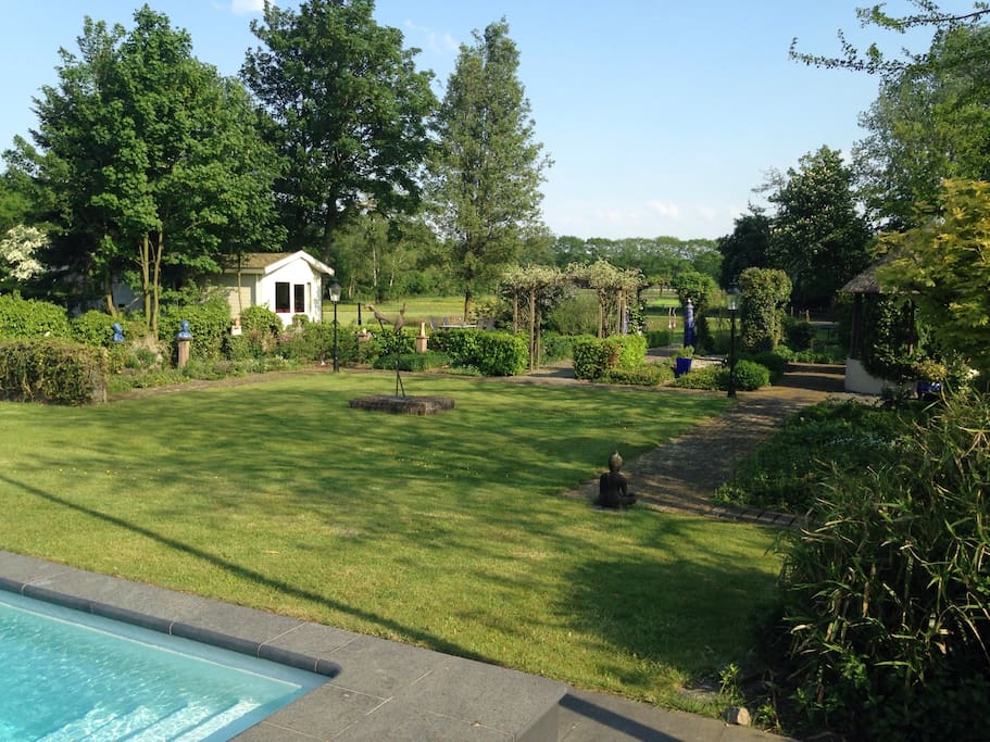 Prachtig gelegen chalet van alle gemakken voorzien inclusief gebruik van verwarmd zwembad