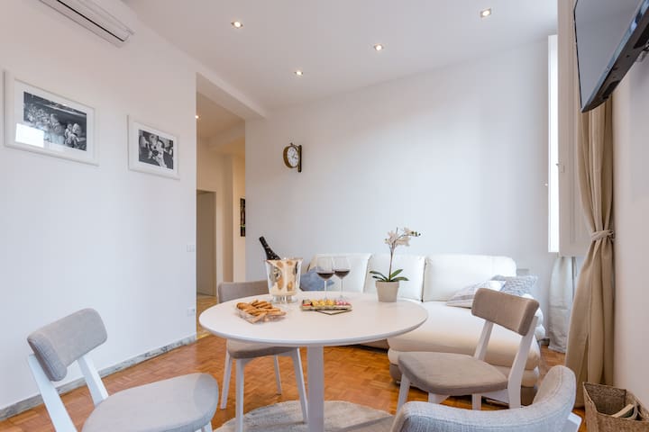 TownHouse by the Spanish Steps x 18 gallery image 3