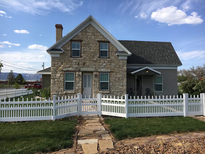 Manti Cottage, Historic Pioneer Home Houses for Rent in Manti, Utah
