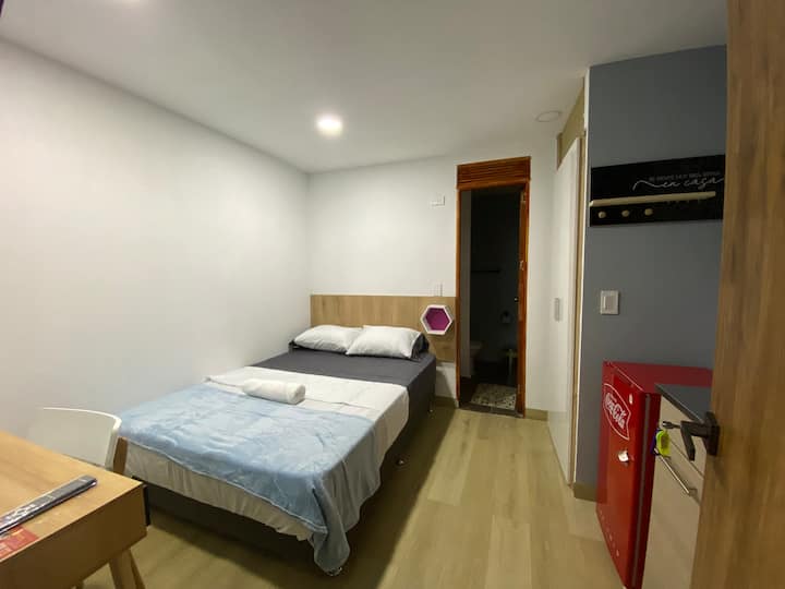 Ова е местото каде што можете да ја наполните енергијата за да уживате во сето она што го нуди најкул соседството на светот.
Со нетрпение очекуваме да ве видиме.  