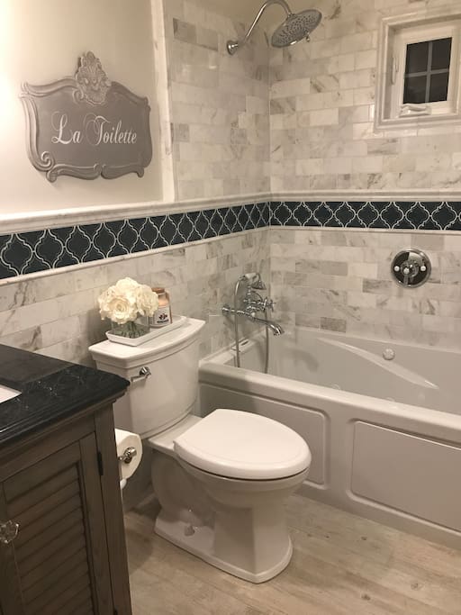 Front cottage full bath w jacuzzi tub (newly remodeled)