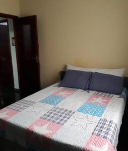 Belo apartamento completo, próximo à praia.