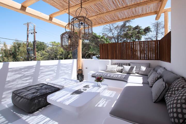 Potami Home by Rocks Estates gallery image 2