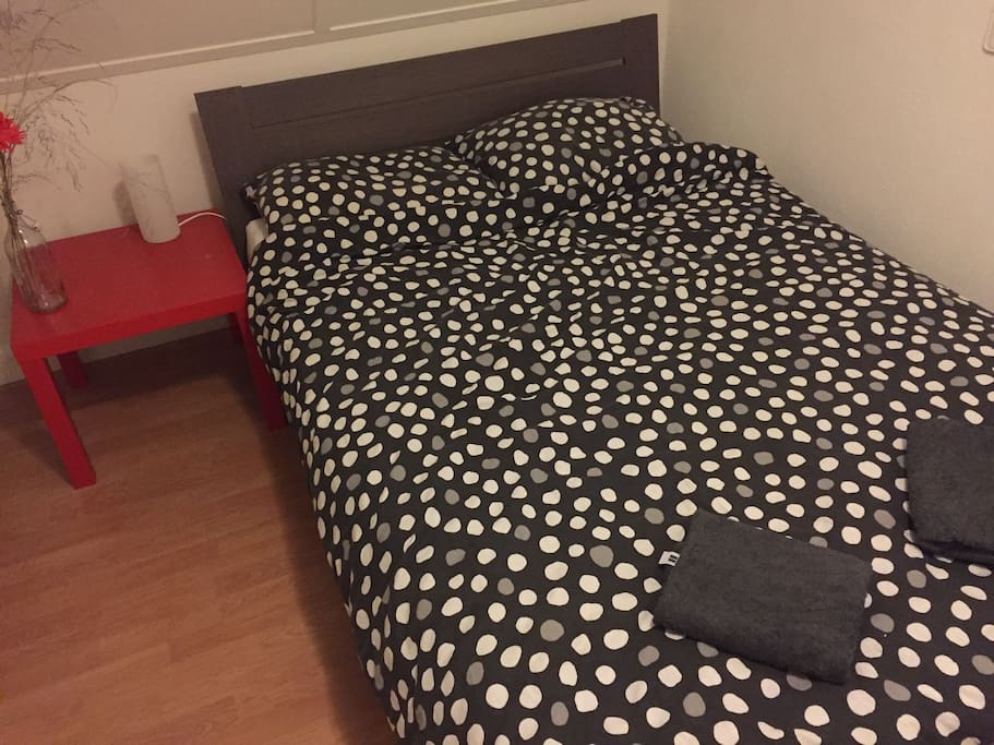 1e 2 pers slaapkamer(afsluitbaar)