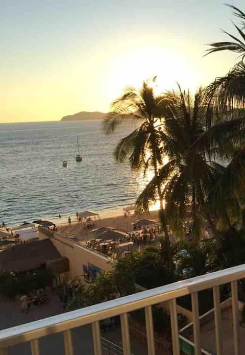 Amazing beach-side apartment in Acapulco