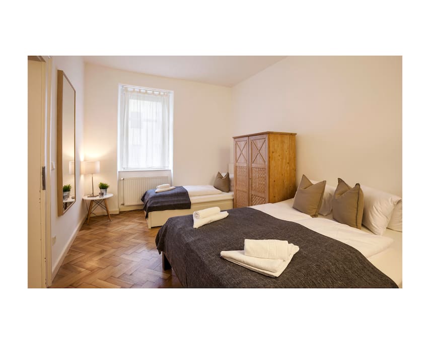 Broad Bedroom A for 3