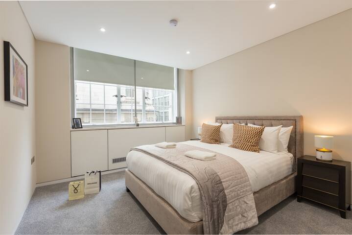 Luxurious, stylish 4bed in Covent Garden gallery image 4