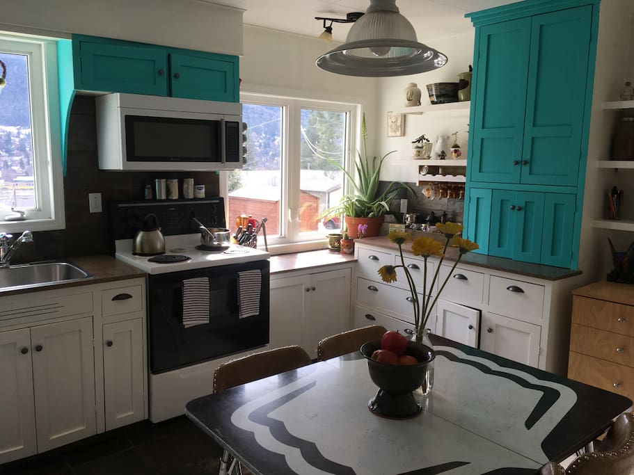 Large kitchen with gorgeous view.