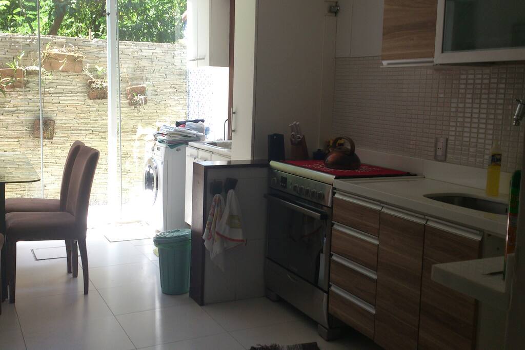 Cozinha e área