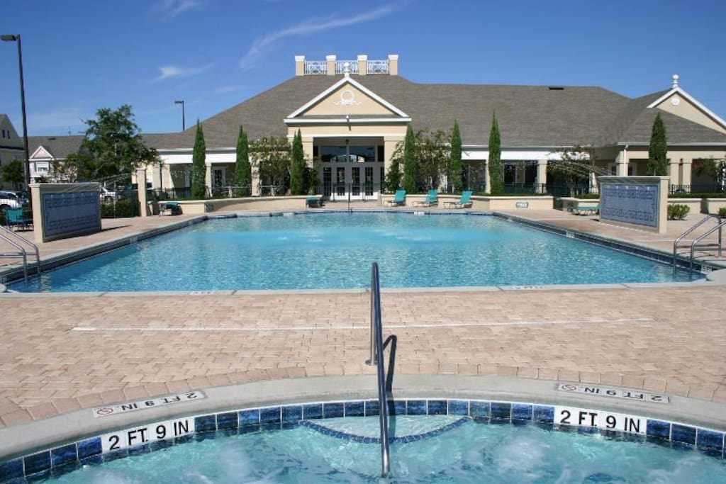 Clean, well-maintained and heated pool at the Clubhouse!