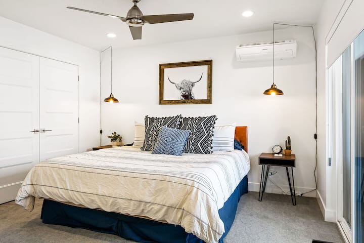 Trendy 5 Bed Home In St George Sleeps 16 W/pool! - Utah
