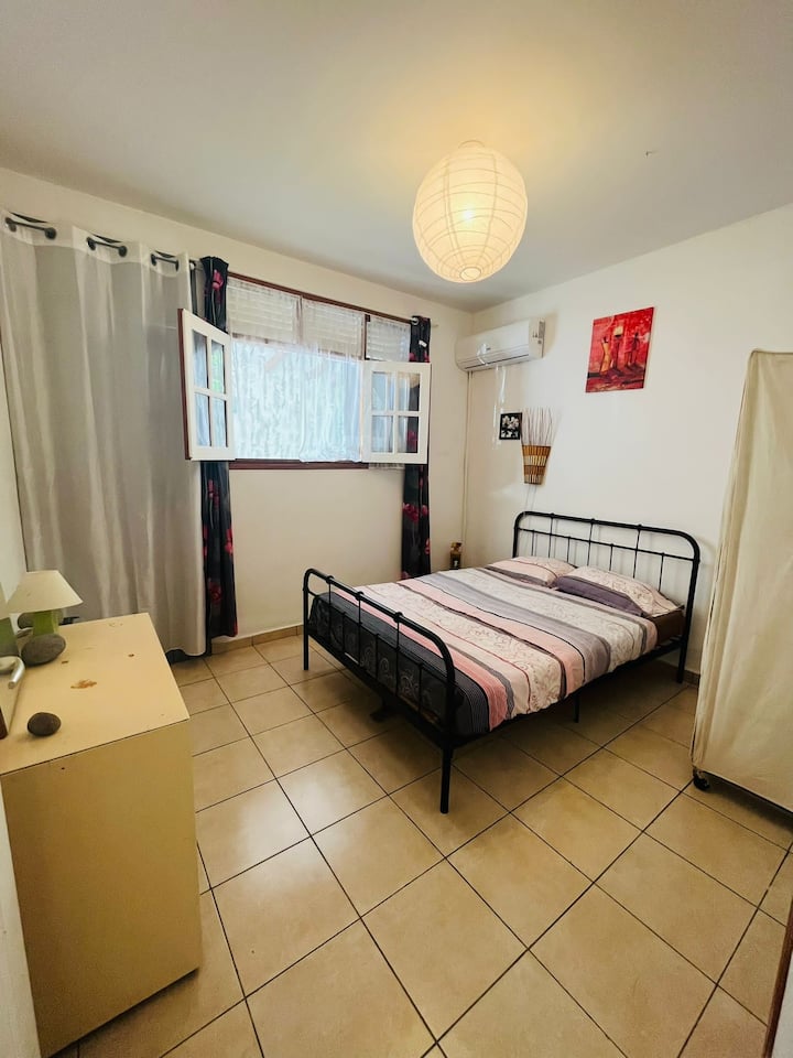 La Habitación 1 (con aire acondicionado) 
Espacios de almacenamiento