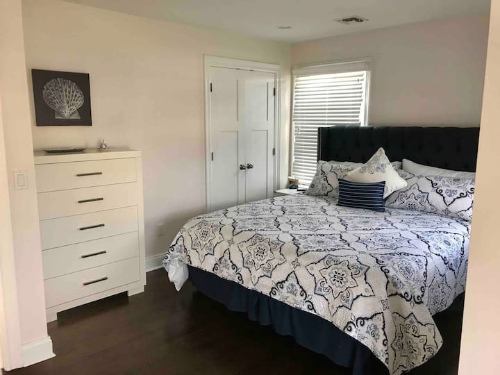 Master 2nd Floor - California King Bed