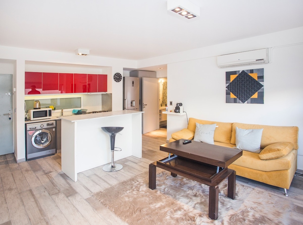 Departamento de 2 ambientes con patio y cochera en Núñez