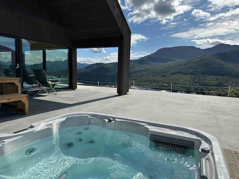 Casa Kongshaugen modern cabin - jacuzzi/fjord/view