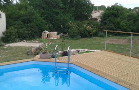 Very nice Mazet with swimming pool overlooking the Cevennes