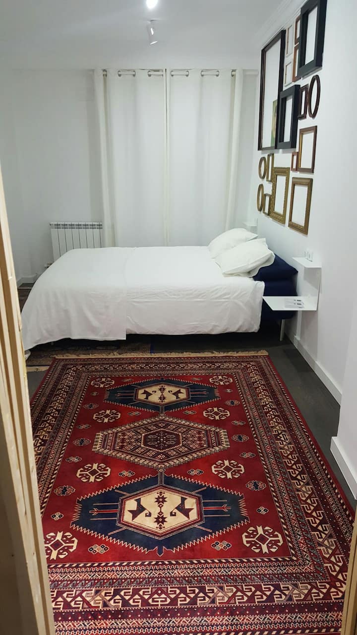 MAIN ROOM