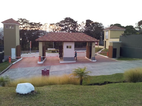 Beautiful fully equipped house near Casa de Dios