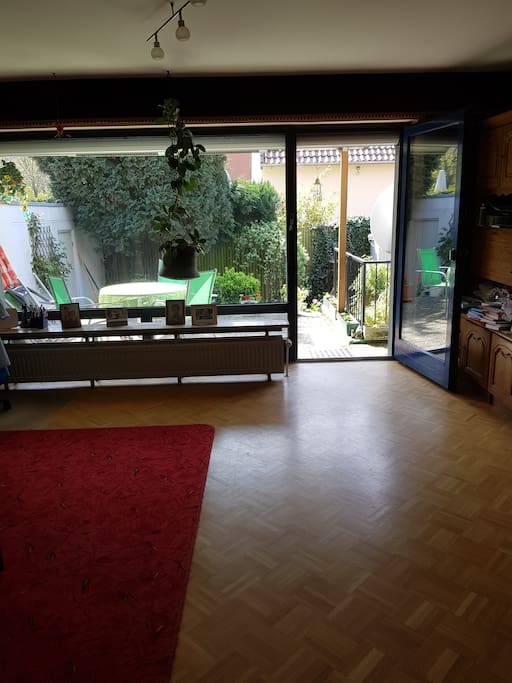 Wohnzimmer mit der Terrasse