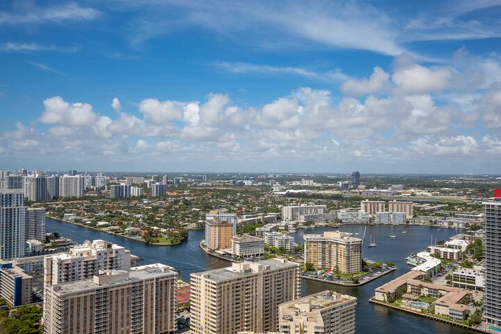BEACHFRONT OCEAN VIEW 2/2 IN HYDE RESORT gallery image 5