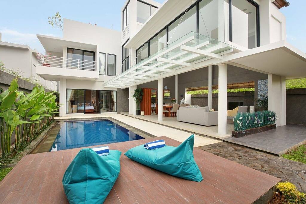 Pool view