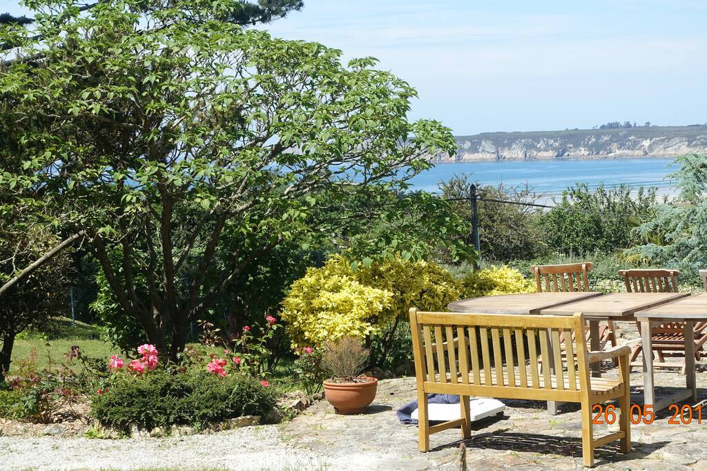 La terrasse vue mer, lumineuse toute la journée.(niveau 1)