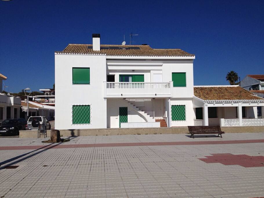 Fachada de los apartamentos.