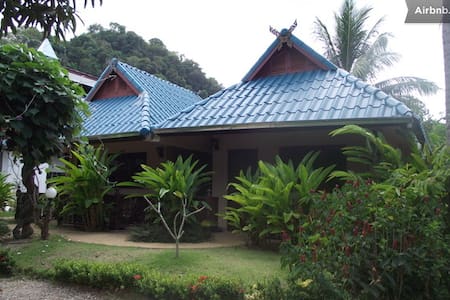 Air-con, 1 King bed, free WiFi, Room Only, Ao Nang