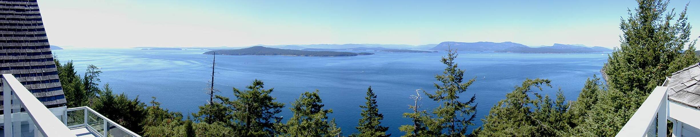 Whale Pod Chalet at Oaks Bluff Whale watching gallery image 4