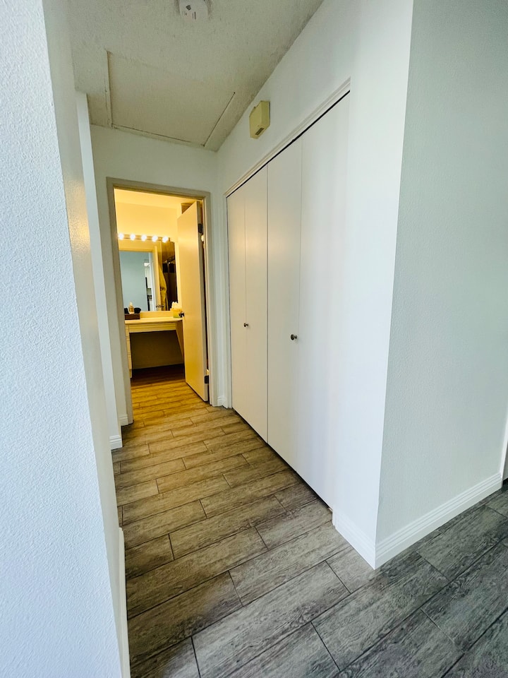 Тук се крие пералня!
Пералното помещение е скрито тук!