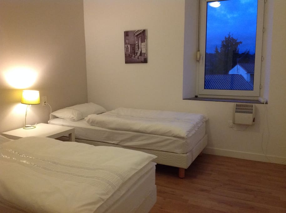 Sidsmums Travellers Retreat twin room 1