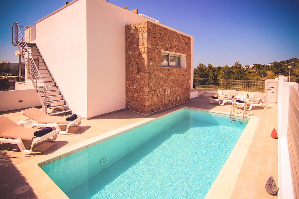 Pool Area 2018 and stairs to the rooftop
