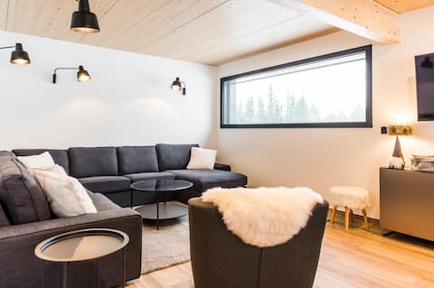 Successful Airbnb property: Superb cottage for 10 people. ★★★★ in Jura