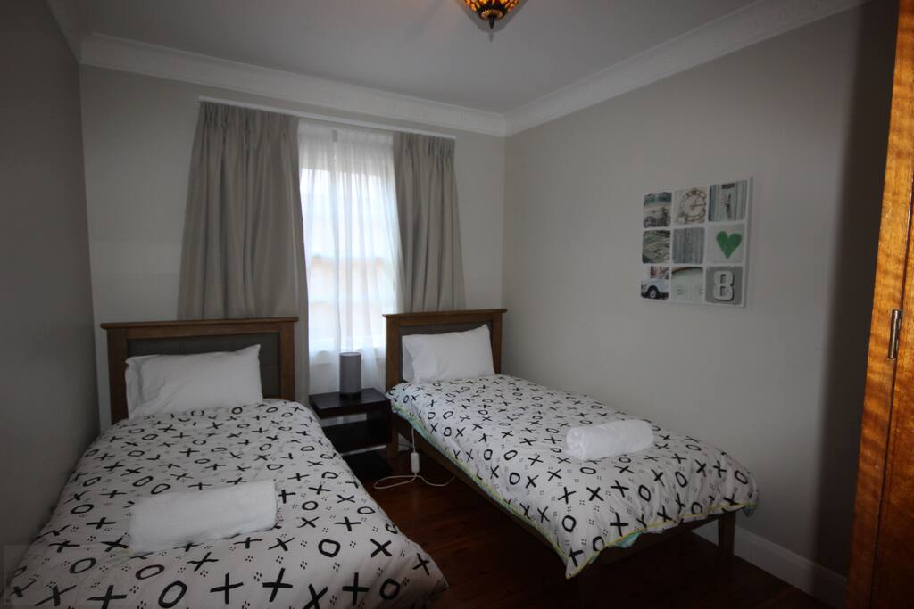 Twin bedroom