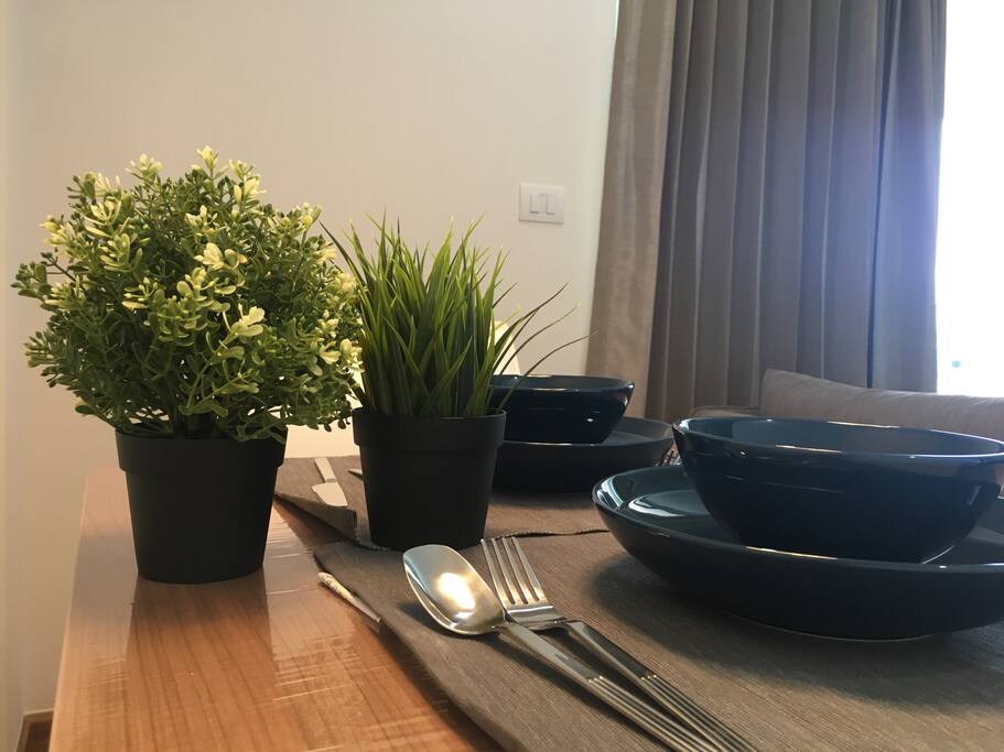 Dining set and available silverware.