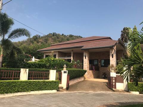 Lovely Private Pool Villa with Garden near Center