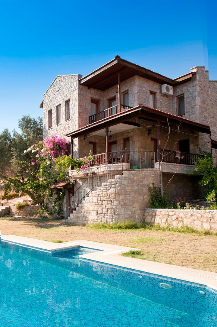 Villa Olive Garden ozel havuz harika manzara Datça şehrinde Kiralık
