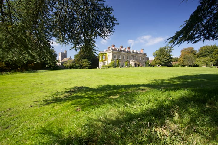 3 bedrooms in stately home in Wilts