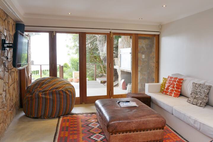 17 Woodford Avenue gallery image 4